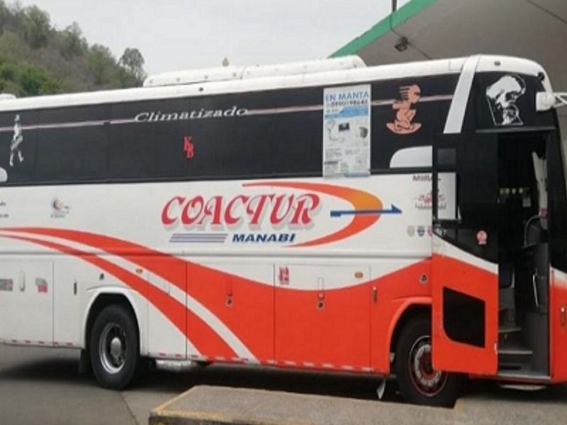 Bus Hino AK Quito : Patiotuerca | Construex